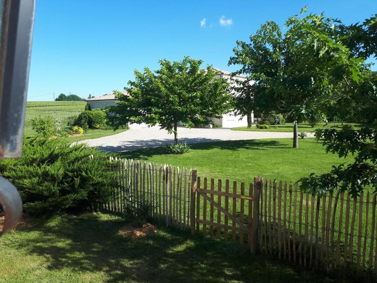 Вілла La Roulotte De Glorit Bourg-sur-Gironde Екстер'єр фото